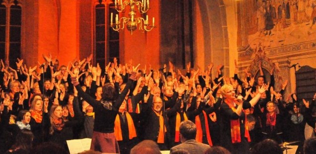 120 Sängerninnen und Sänger "gospeln" for Anna in the St. Laurentius Church Dassel